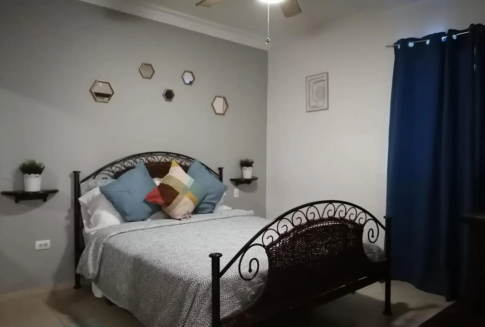 To Little Away From El Conde ,Museums, Parks In The Colonia Zone Apartment Santo Domingo